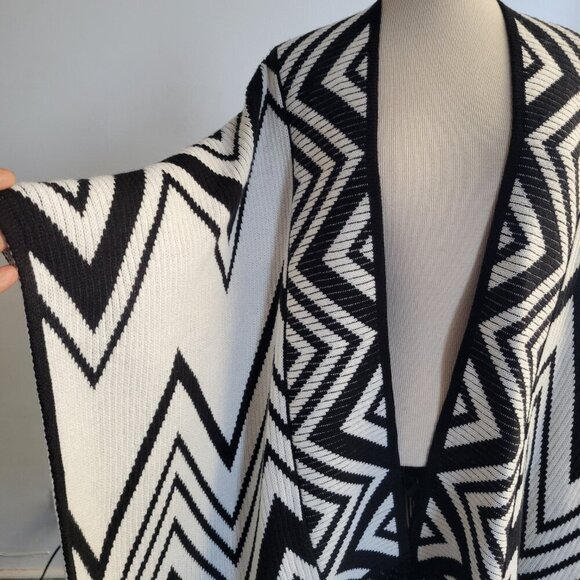 Chico’s Flowy Fringe Poncho Wrap Sweater – White & Black, One Size - Picture 7 of 16
